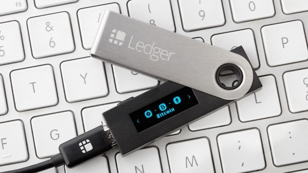 В открытом доступе оказалась база данных пользователей Ledger