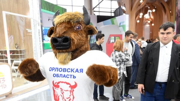 Жительница Пензы стала миллионным гостем выставки "Россия" и получила билеты Жительница Пензы стала миллионным гостем выставки "Россия" и получила билеты