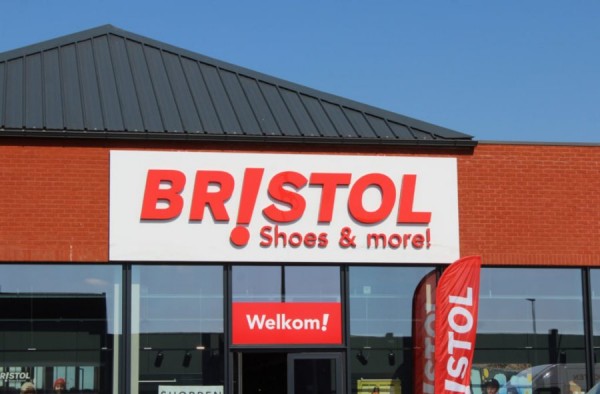 Сеть Bristol вынуждена закрывать магазины из-за нехватки персонала