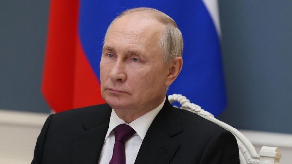 Путин поручил правительству и ЦБ следить за инфляцией, отслеживать динамику цен