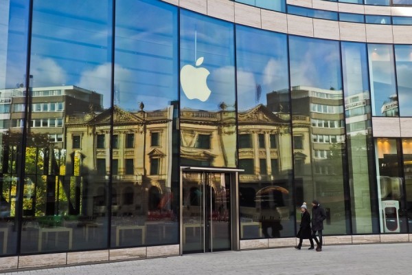 Квартальная выручка Apple сократилась на 1%