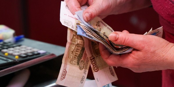 Треть компаний подняли цены из-за роста зарплат сотрудников