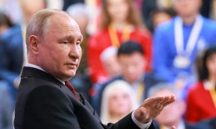 Реальные зарплаты в РФ в 2023 году вырастут на 8%, рост реальных располагаемых доходов составит около 5% — Путин