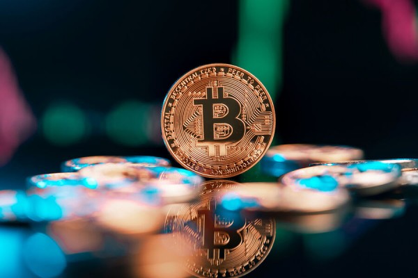 Криптоэксперт Мачихин: лучше покупать биткоин, когда он подешевеет на 20%