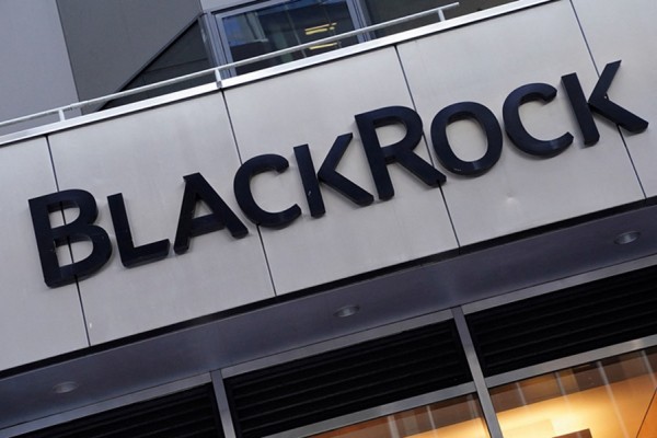 IBIT BlackRock сохраняет лидерство в гонке биткоин-ETF, приток превышает 2 миллиарда долларов