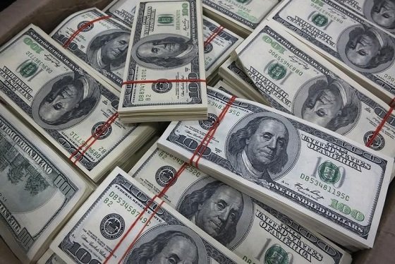 Назван ориентировочный срок появления первого на планете триллионера