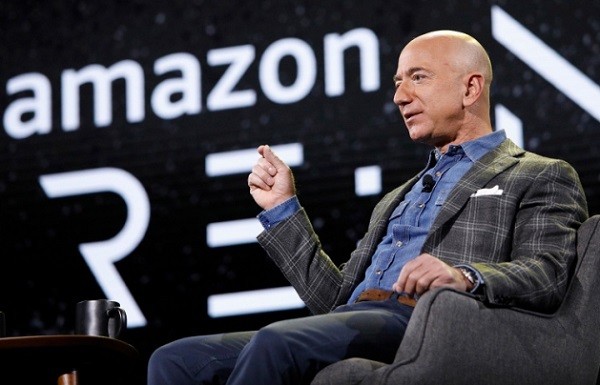 Джефф Безос продал часть своих акций Amazon