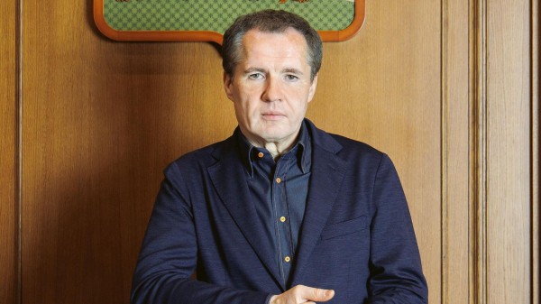 Гладков заявил, что мошенники подделывают его голос и рассылают сообщения