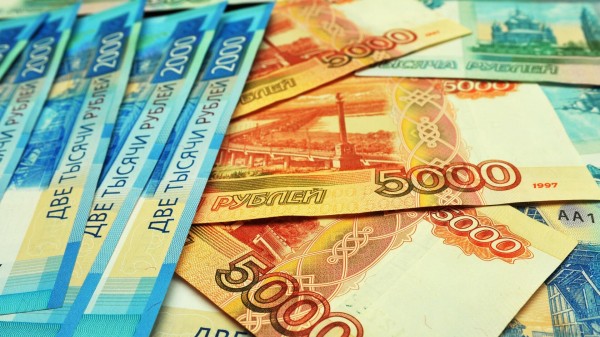 Аналитики ЦБ ждут продолжения роста зарплат в России в ближайшее время