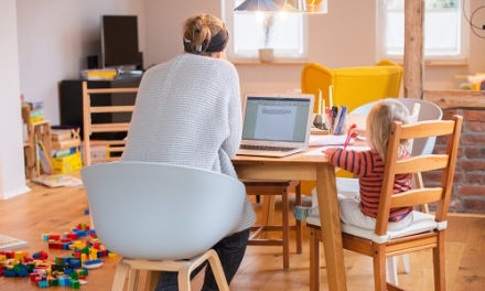 Работодатели выводят сотрудников в офис