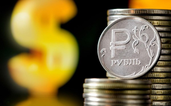 Курс доллара в мае 2024 года: какой фактор будет решающим для рубля