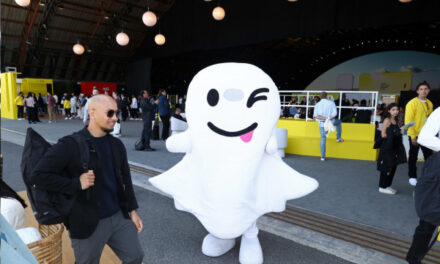 Акции владельца Snapchat взлетели на 27% вопреки убытку в $305 млн