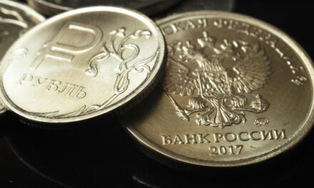 Внешний долг на душу населения на 1 апреля упал до минимума с 2005 года