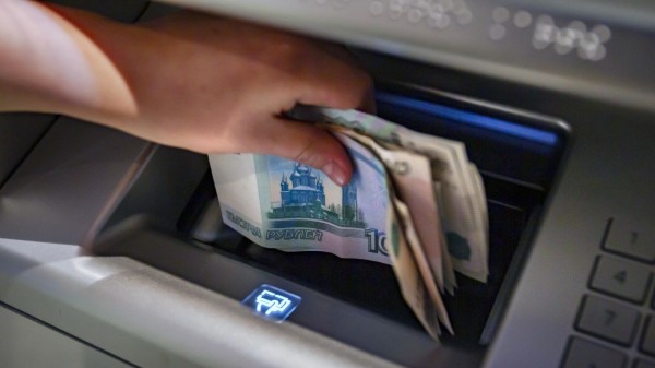 Эксперт Мейнхард: наличный оборот в России вырос за год на 13,7%