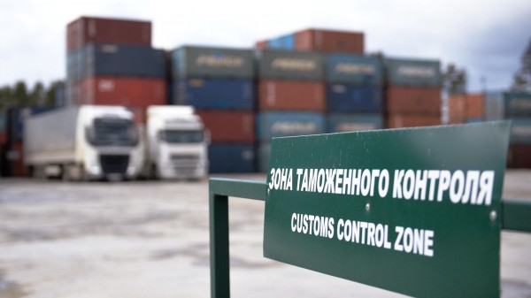 Порог беспошлинного ввоза товаров с 1 апреля снижается до 200 евро