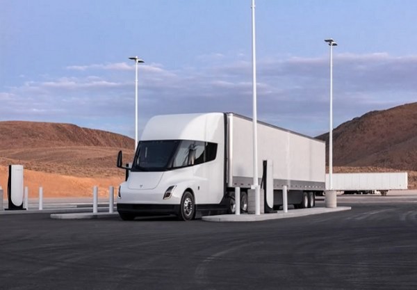 Tesla анонсировала строительство 1800-мильного зарядного коридора за 124 млн USD Tesla анонсировала строительство 1800-мильного зарядного коридора за 124 млн USD