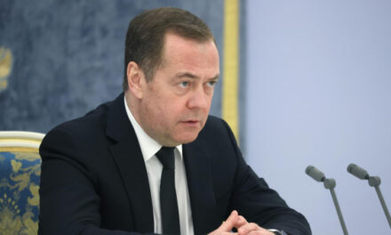 Медведев: ответ на конфискацию активов РФ может потребовать коррекции законов