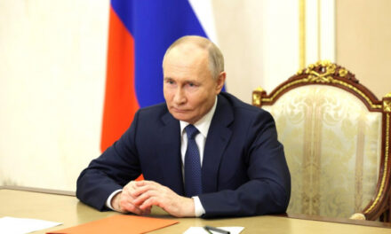 Ушаков: Мантуров и Лавров войдут состав делегации Путина во время визита в КНР
