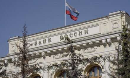 ЦБ зафиксировал повышение средней ставки по вкладам в топ-10 банков