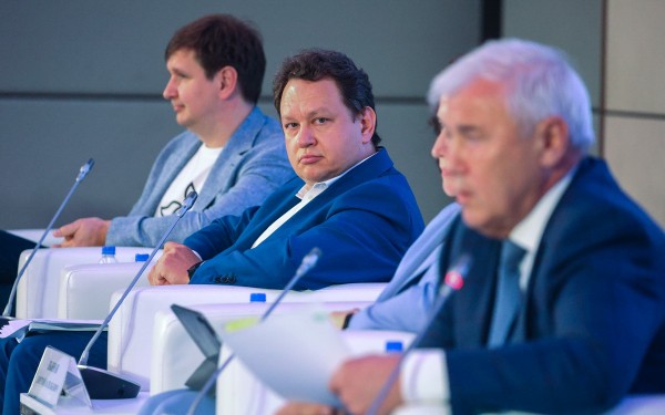 
                    Первый зампред ВТБ&nbsp;&mdash; об обратном сплите, дивидендах и стратегии брокера

                