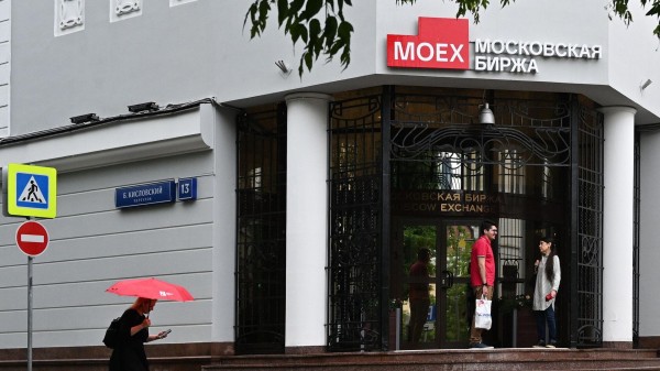 Объем торгов основными валютами за неделю санкций вырос на пять процентов