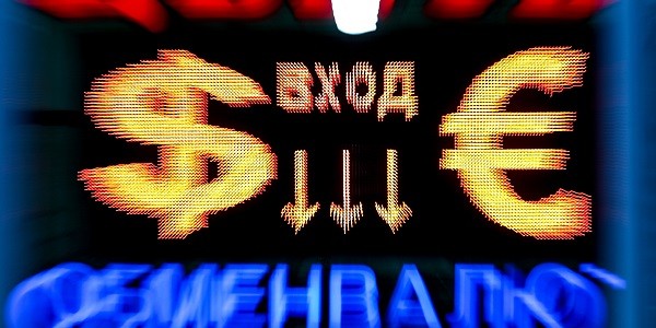 Порог обязательной продажи валютной выручки снижен до 60%
