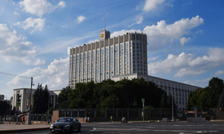 Правительство доложит о допмерах стимуляции размещения акций российских компаний