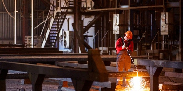 Рост промпроизводства в РФ в августе замедлился до 2,7%