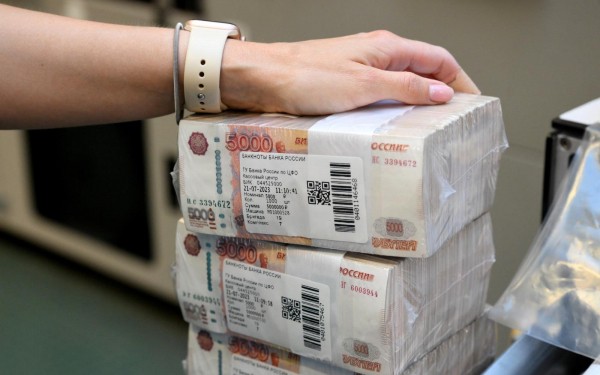 
                    Сбербанк повысил максимальную ставку по вкладам до 20% годовых

                