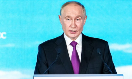 Путин предложил сохранить ставку по дальневосточной ипотеке