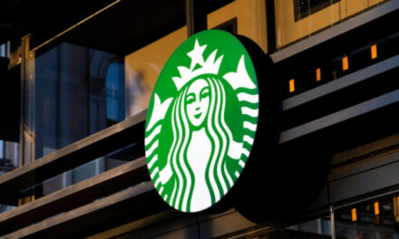 Starbucks хочет снизить цены для возвращения клиентов