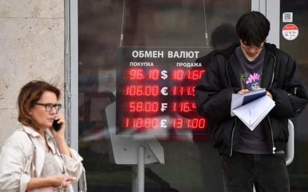 Аналитики SberCIB спрогнозировали рост доллара до ₽115 к концу 2025 года
