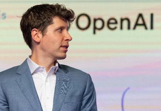 Стало известно, сколько зарабатывает глава OpenAI