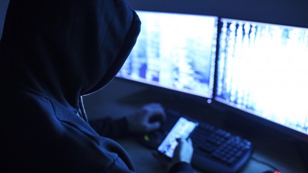 Банк России: телефонные мошенники начали предлагать людям услуги инкассаторов