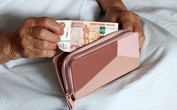 
                    ГПБ повысил ставку по комбинированному с инвестсчетом вкладу до 26%

                