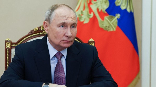 Путин заявил, что считает себя уравновешенным человеком, действующим по плану