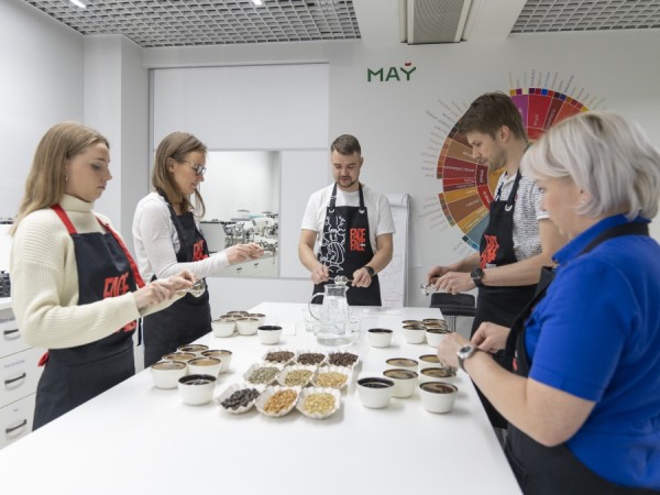 
                    Мосбиржа запланировала запуск фьючерсов на кофе и апельсиновый сок

                