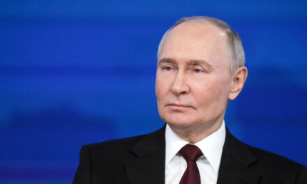 Путин поручил нарастить темпы обеспечения технологической независимости РФ