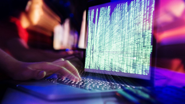 F.A.C.C.T: хакеры украли у россиян около 40 млн руб., переписав NFC-приложение