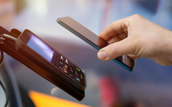 Кольцо, стикер, QR-код: 12 способов бесконтактной оплаты в 2025 году
Кольцо, стикер, QR-код: 12 способов бесконтактной оплаты в 2025 году