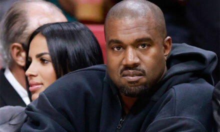 Канье Уэст планирует выпустить женскую коллекцию одежды Yeezy