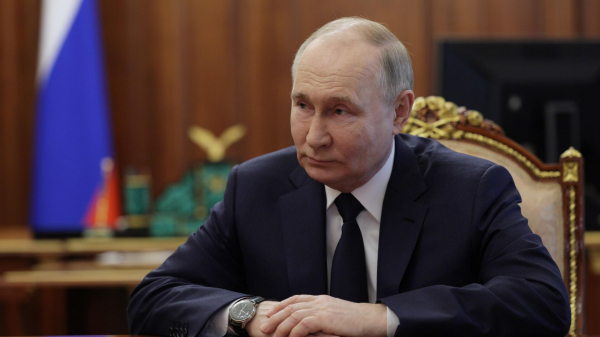 Путин поручил правительству и ЦБ создать семейный инструмент сбережений
