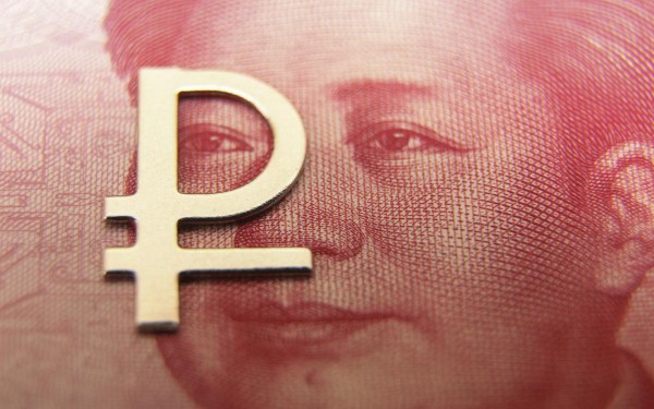 
                    Торговые войны Трампа 2.0: как они повлияют на курс доллара и рубля

                