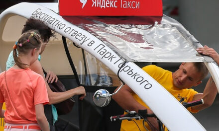 Сервисы такси заявили о трудностях внедрения льгот для проезда с детьми