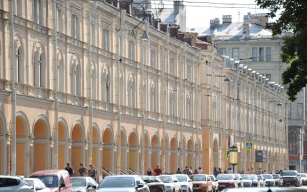 В Петербурге возобновятся торги по аренде помещений в Апраксином дворе