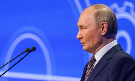 Путин: охлаждение экономики РФ неизбежно, но не должно быть излишним