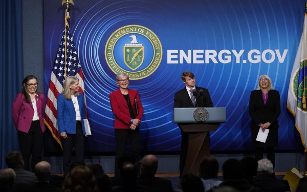Минэнерго США резко понизило прогноз по Brent на 2025 год