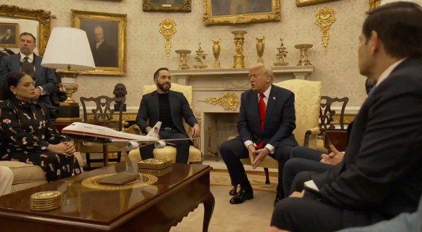 Биткоин уходит в роли Трампа, Бюкеле сосредоточен на торговле и иммиграции