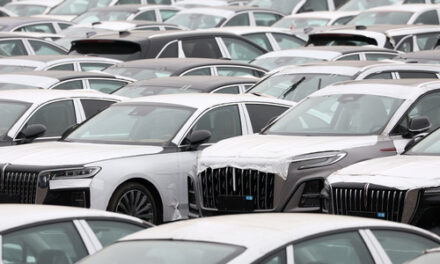 В апреле продажи Lada в РФ просели на треть, китайских автобрендов — почти на четверть в годовом выражении