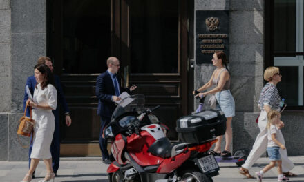 Минфин пояснил применение налога 13% и 15% к доходам ПДС
